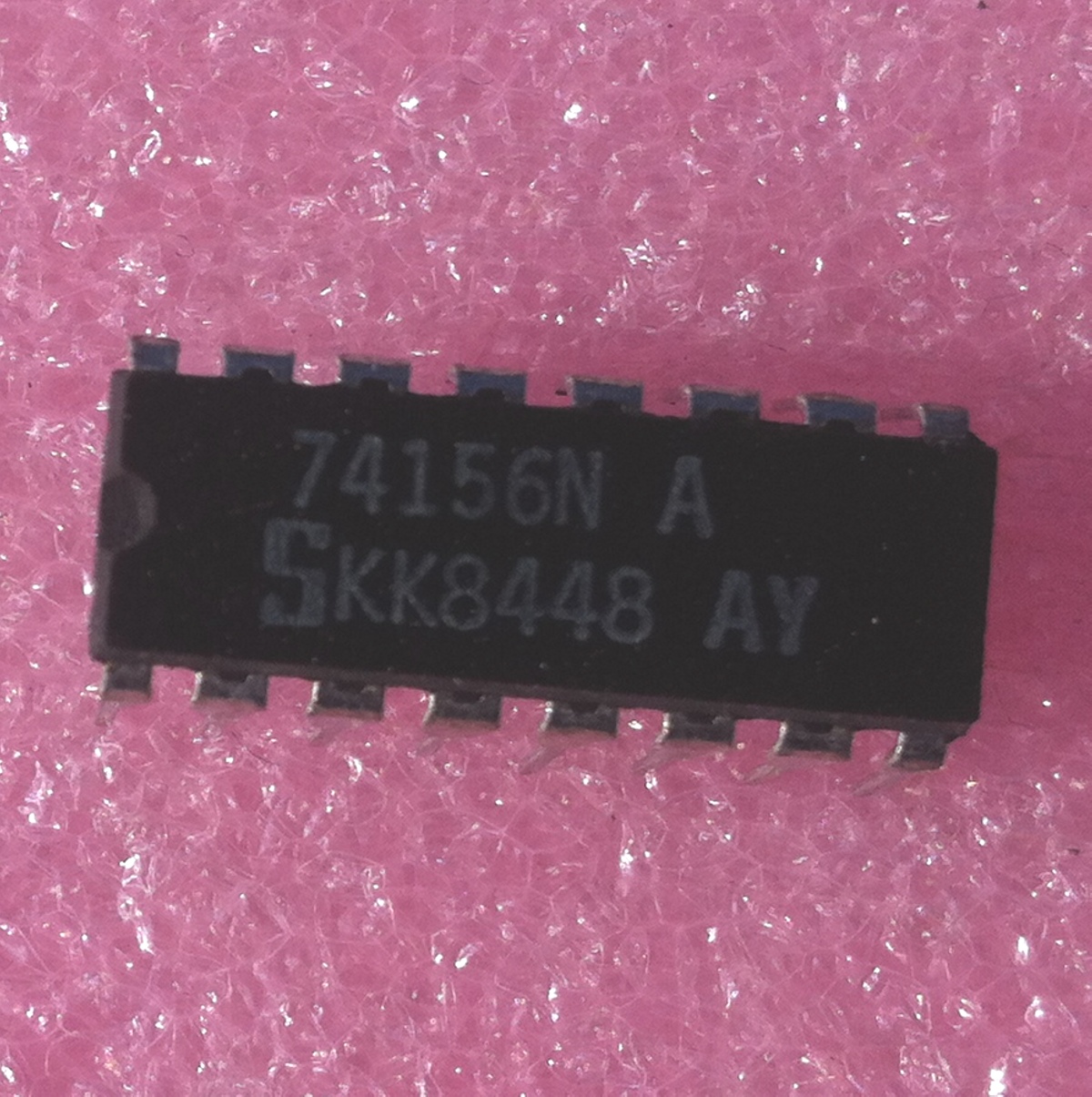 74156 DIP Dual 2-Line To 4-Line Decoder / Demultiplexer With Open Collector Outputs - Image 2