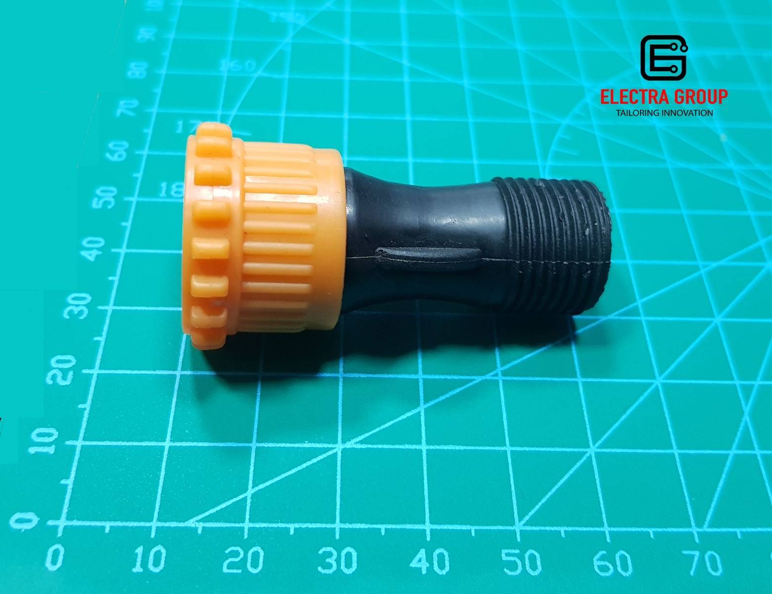Sprinkler Plastic Water Nozzle Orange Sprayer with 4 Small Holes - Image 3