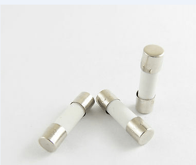 Ceramic Fuse 15A -250V (Size 5x20mm)